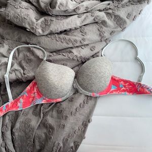 vs pink wear everywhere bra